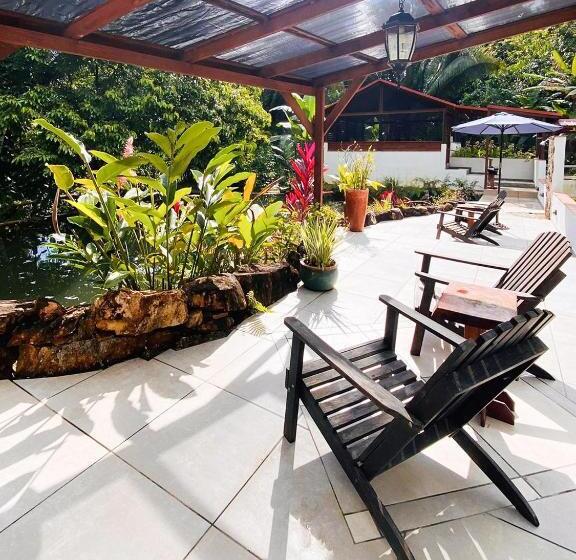 חדר בסיסי, Sattva Land