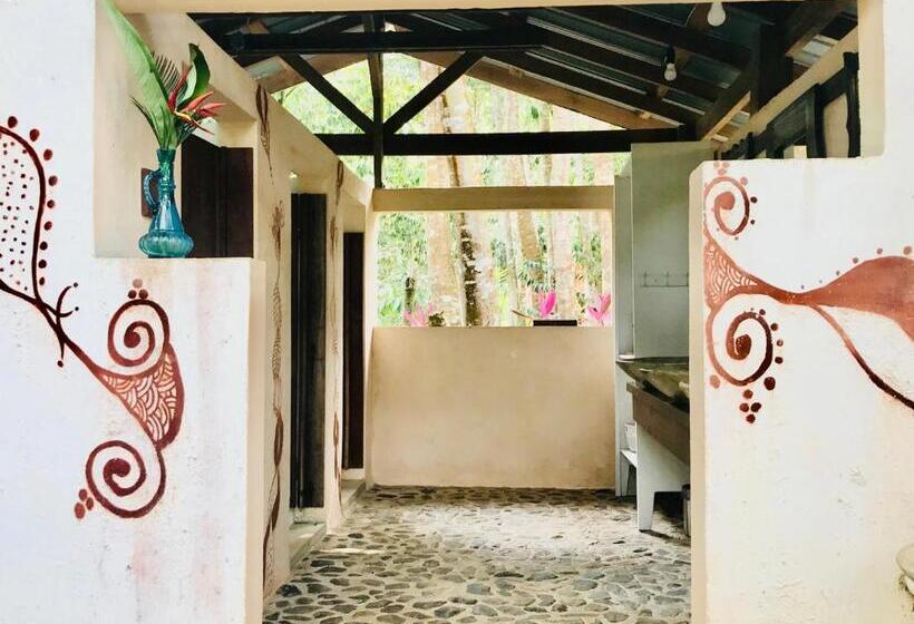 חדר דלוקס, Sattva Land