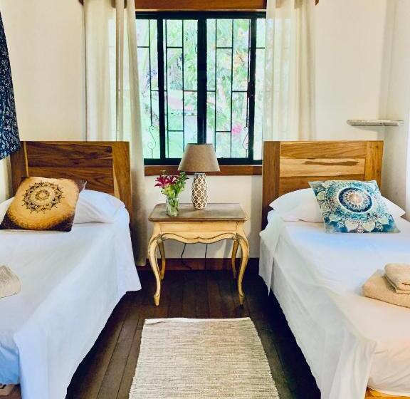 חדר סטנדרט נוף לגינה, Sattva Land