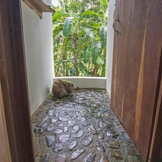 חדר סטנדרט נוף לגינה, Sattva Land