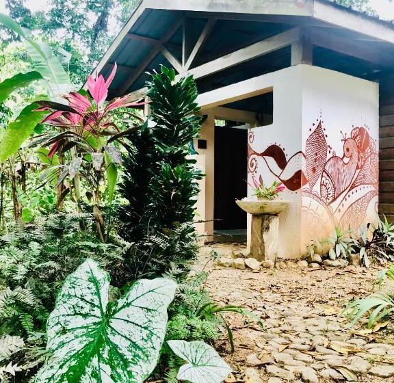 חדר סטנדרט נוף לגינה, Sattva Land