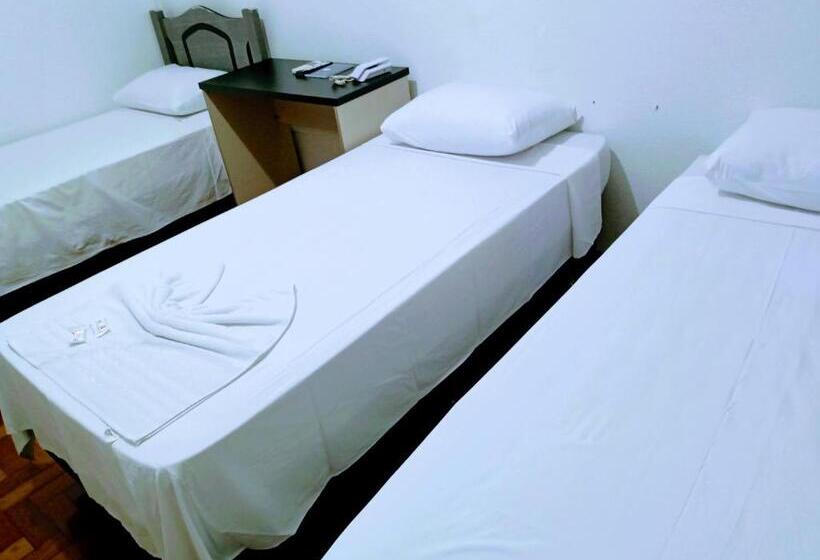 غرفة إقتصادية ثلاثية, Bless