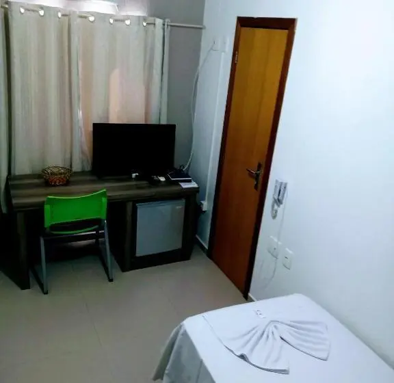 Chambre Standard Individuelle, Bless