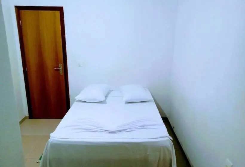 Chambre Economy, Bless