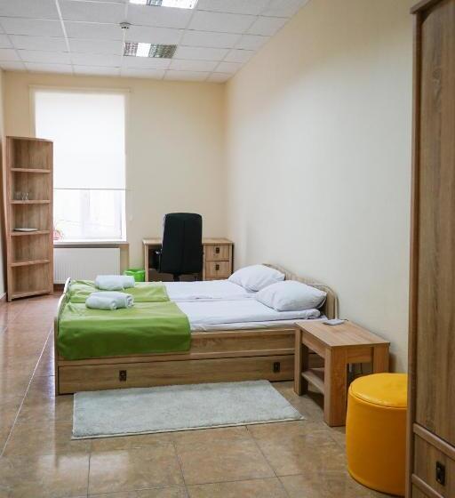 اتاق استاندارد با سرویس بهداشتی مشترک, Coin Apartments & Poshtel