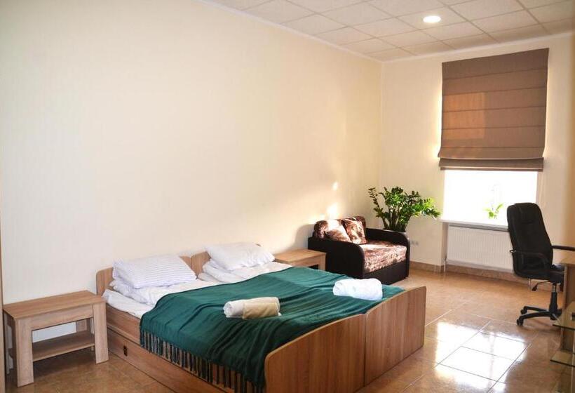 سوییت, Coin Apartments & Poshtel