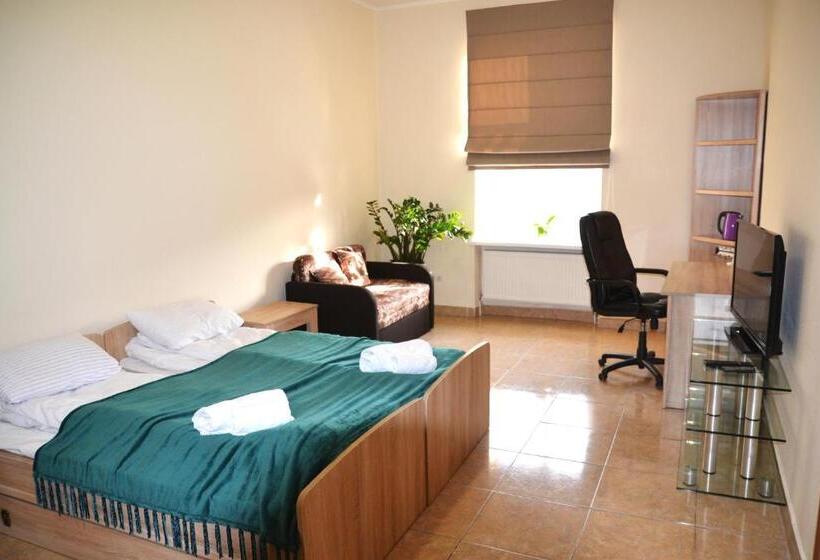 سوییت, Coin Apartments & Poshtel