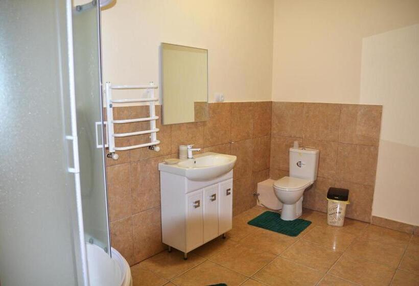 سوییت, Coin Apartments & Poshtel