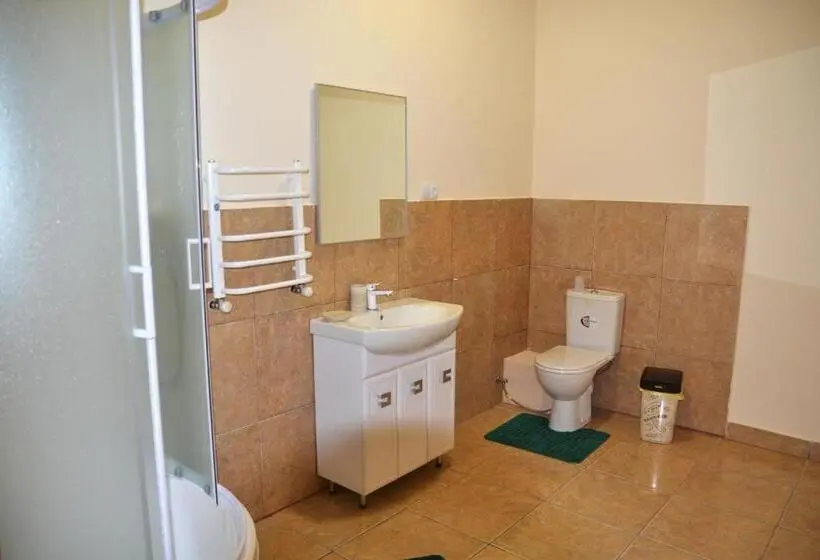 سوییت, Coin Apartments & Poshtel