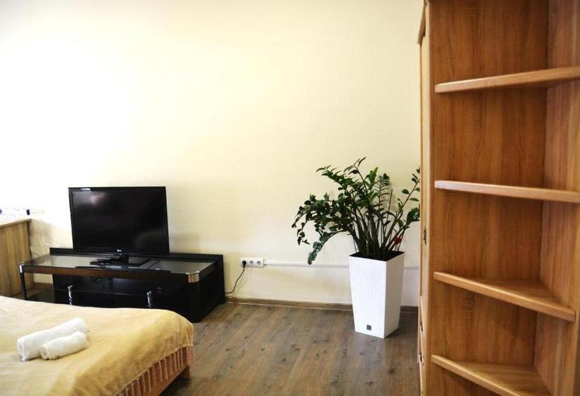 سوییت, Coin Apartments & Poshtel