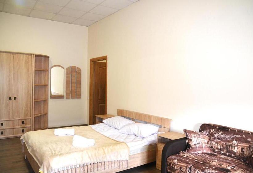 سوییت, Coin Apartments & Poshtel