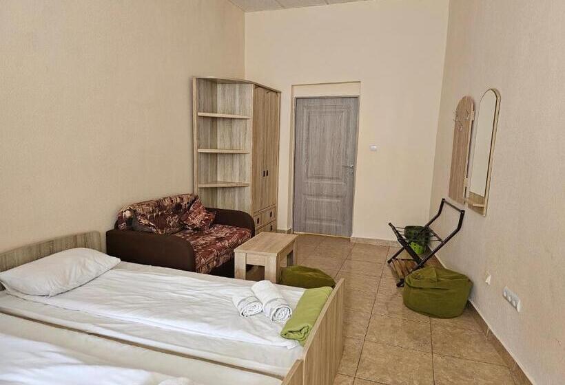 تختخواب در اتاق مشترک, Coin Apartments & Poshtel