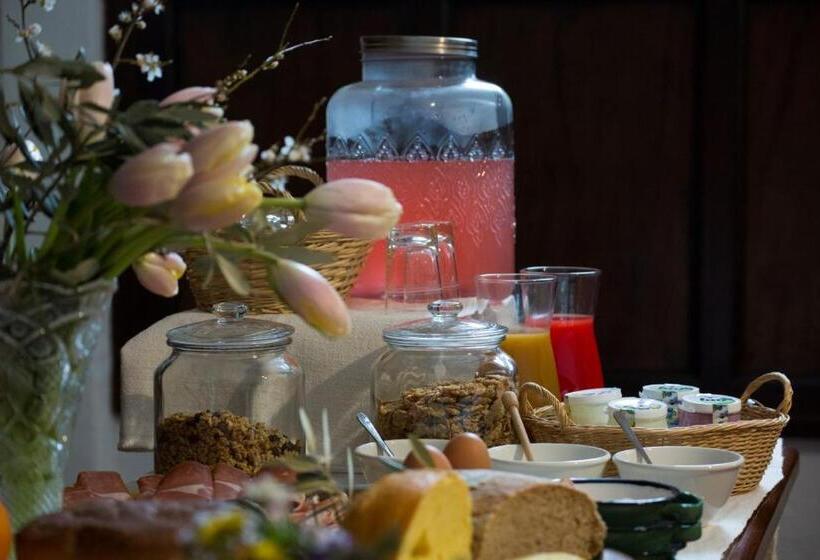 חדר קומפורט לשלושה, Convento San Bernardino