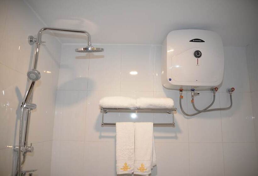 اتاق سوپریور, Thazin Palace A