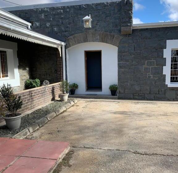 סטודיו סטנדרטי נוף לגינה, Vyfster Old Jail