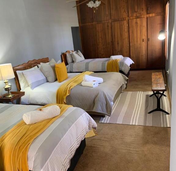 Студио Стандарт Вид на Сад, Vyfster   Old Jail