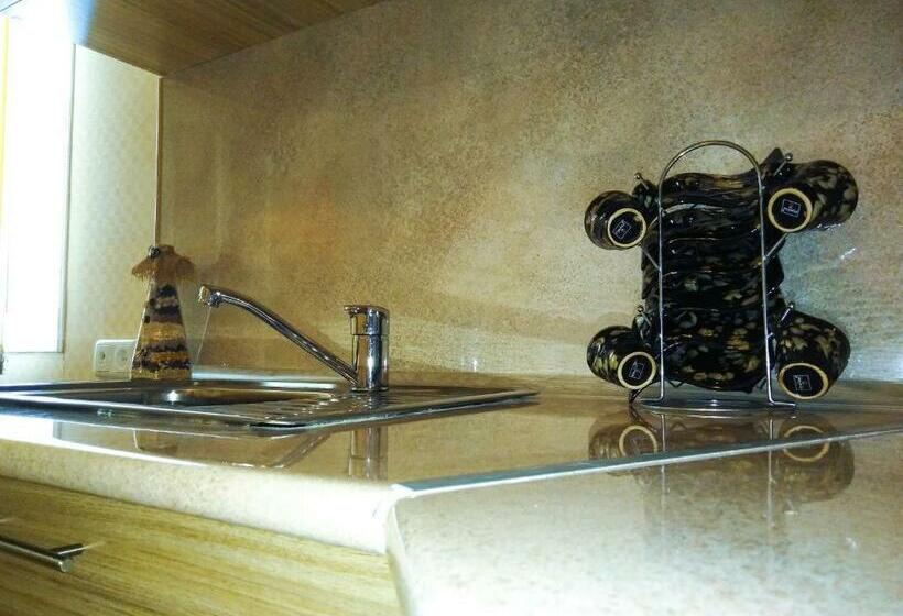 اتاق لوکس, Rest Guest House