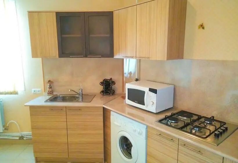 اتاق اجرایی سه نفره, Rest Guest House