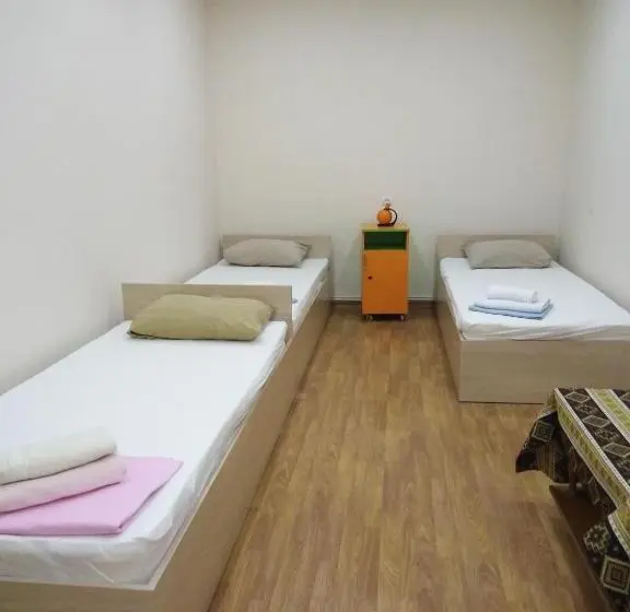 اتاق سوپریور چهار تخته, Rest Guest House
