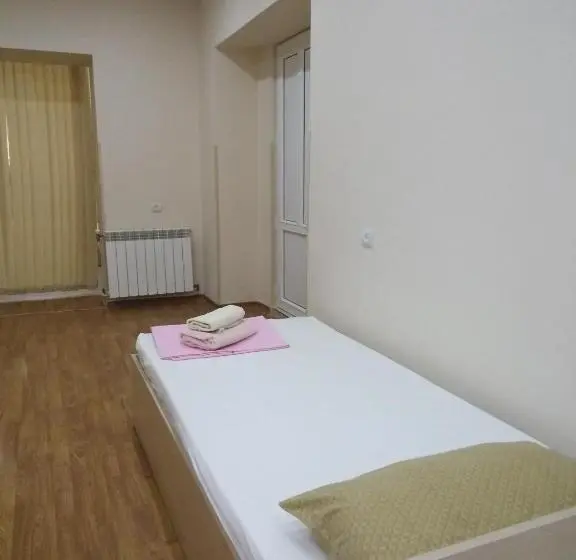اتاق سوپریور چهار تخته, Rest Guest House