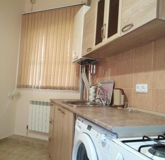 اتاق سوپریور چهار تخته, Rest Guest House