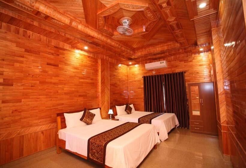 اتاق لوکس با چشم‌انداز باغ, Sky