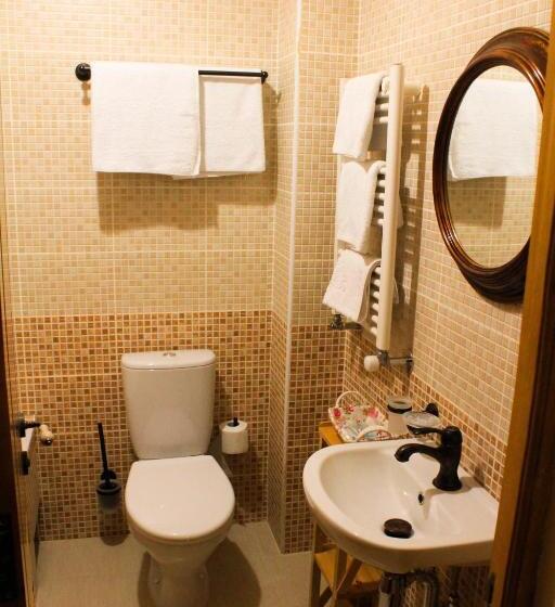 غرفة قياسية مزوَّدة بشُرفة, Garni Hinyard