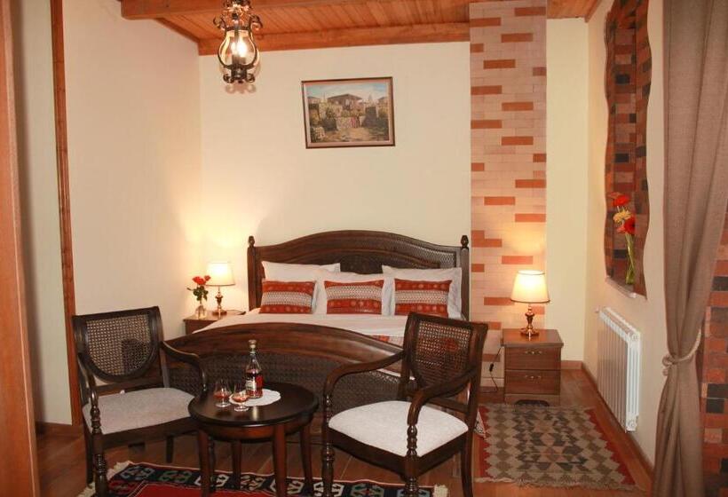 غرفة ديلوكس مزودة بشرفة, Garni Hinyard