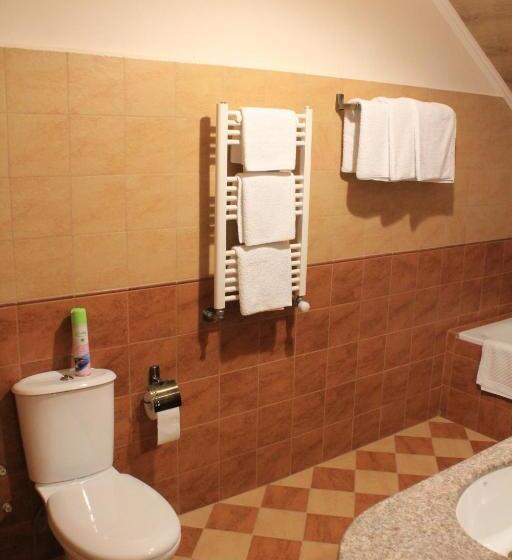 غرفة قياسية ثلاثية مطلة علي الحديقة, Garni Hinyard