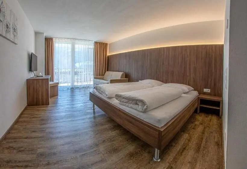 Deluxe-huone Parveke, Gasthof Falkenstein