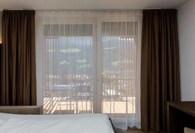 Deluxe-huone Parveke, Gasthof Falkenstein