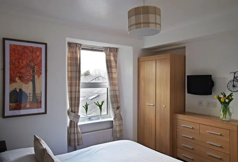 اتاق استاندارد, Brook House ― Free On Site Car Park