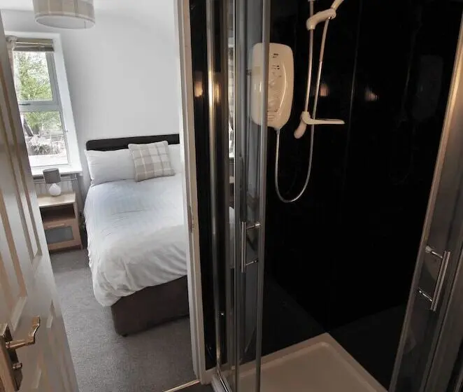 اتاق استاندارد یک نفره, Brook House ― Free On Site Car Park