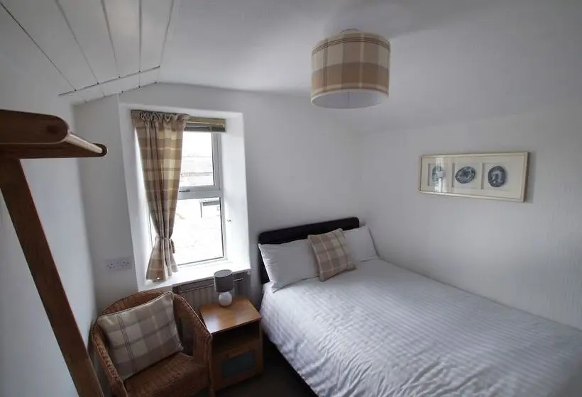اتاق استاندارد یک نفره, Brook House ― Free On Site Car Park