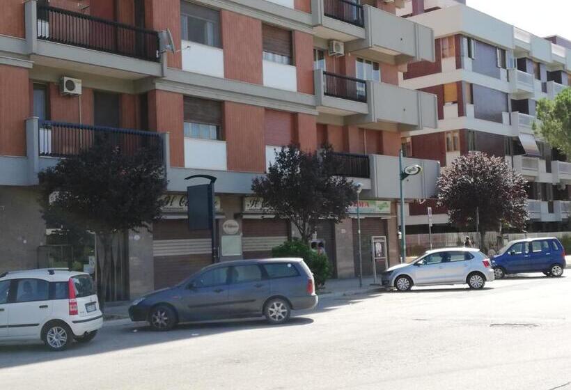 اتاق لوکس, Maison Saint Honorè