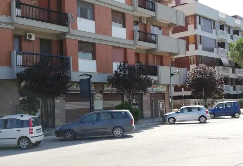 اتاق لوکس, Maison Saint Honorè
