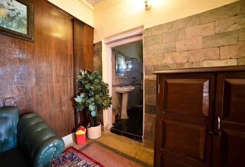 חדר אקזקיוטיב, Chimney House By Opensky, Mussoorie