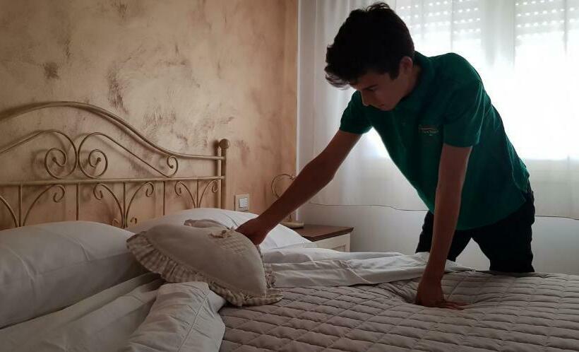 غرفة قياسية, B&b Augello