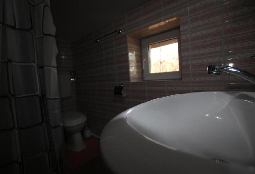 اتاق خانوادگی, B&b Duo Caffe Baneasa