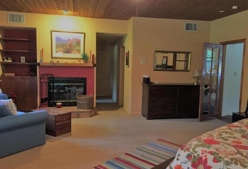 חדר דחוקס עם מיטת קינג, Casa Paloma B&b