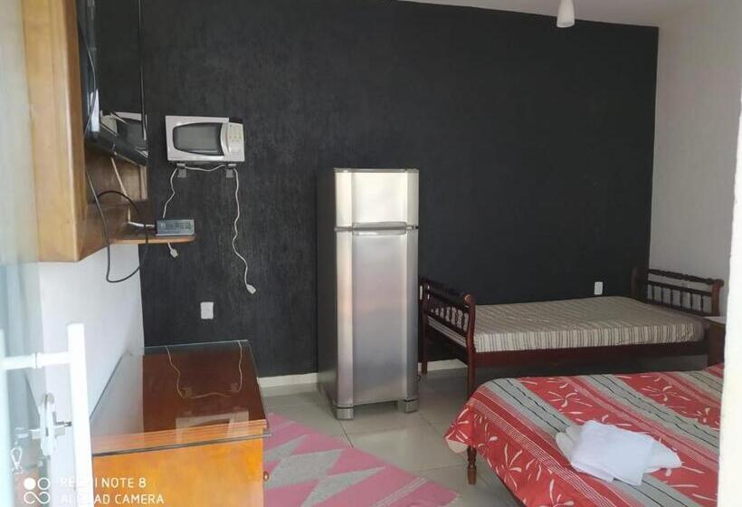 패밀리 룸, Encantu's Flats