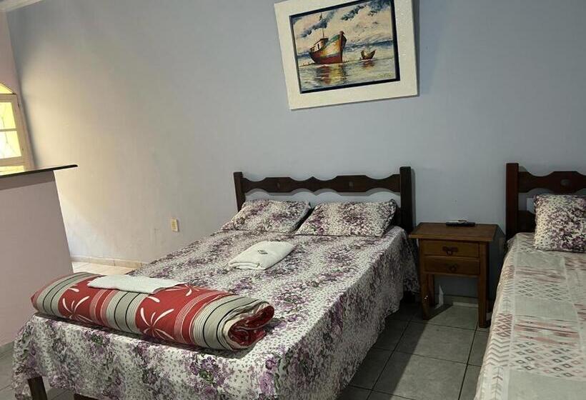 패밀리 룸, Encantu's Flats