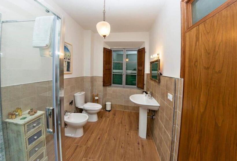 带大床的豪华间, Agriturismo Villa Cavallini