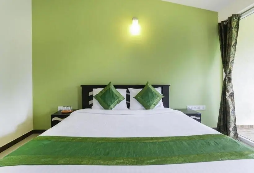 スーペリアールーム, Treebo Laa Gardenia Resort, Yelagiri