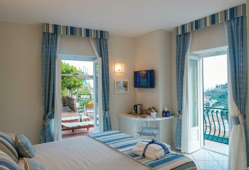 اتاق لوکس با چشمانداز دریا, Villa Carlotta Minori