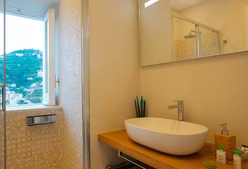 اتاق لوکس با چشمانداز دریا, Villa Carlotta Minori