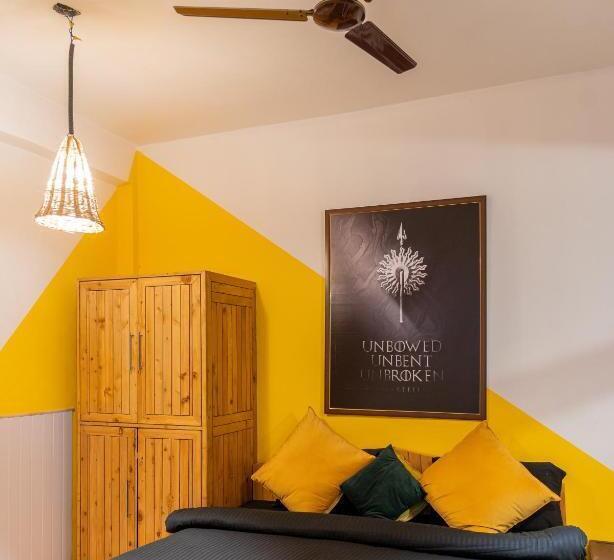 スタンダードルーム, Whoopers Hostel Kasol