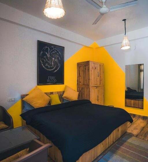 スタンダードルーム, Whoopers Hostel Kasol