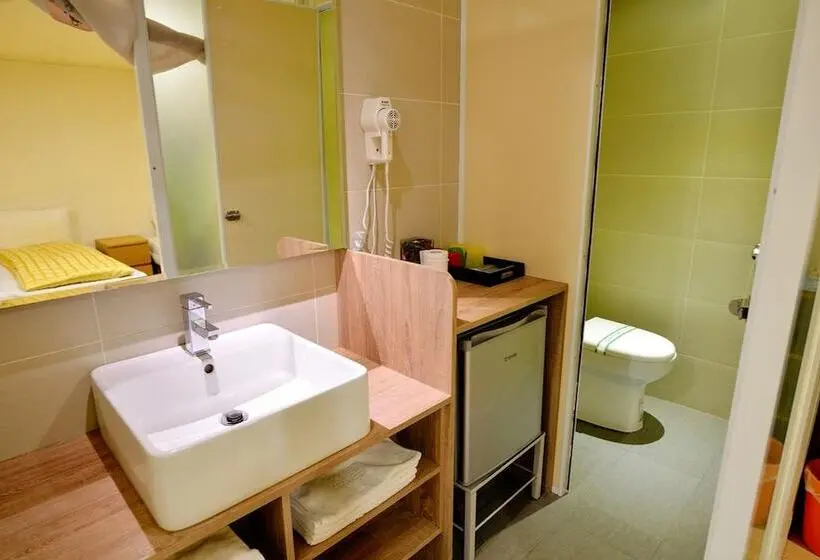 اتاق استاندارد چهار تخته, Chengching Lakefront Resort