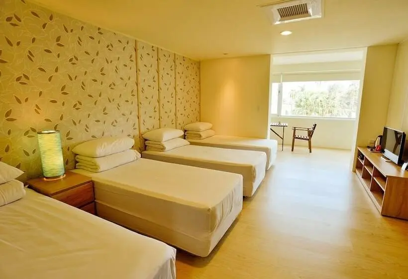 اتاق استاندارد چهار تخته, Chengching Lakefront Resort